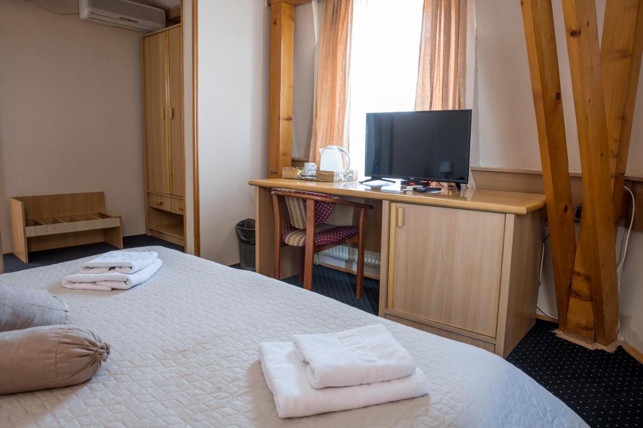 Ni Garni Hotel Panorama Lux מראה חיצוני תמונה