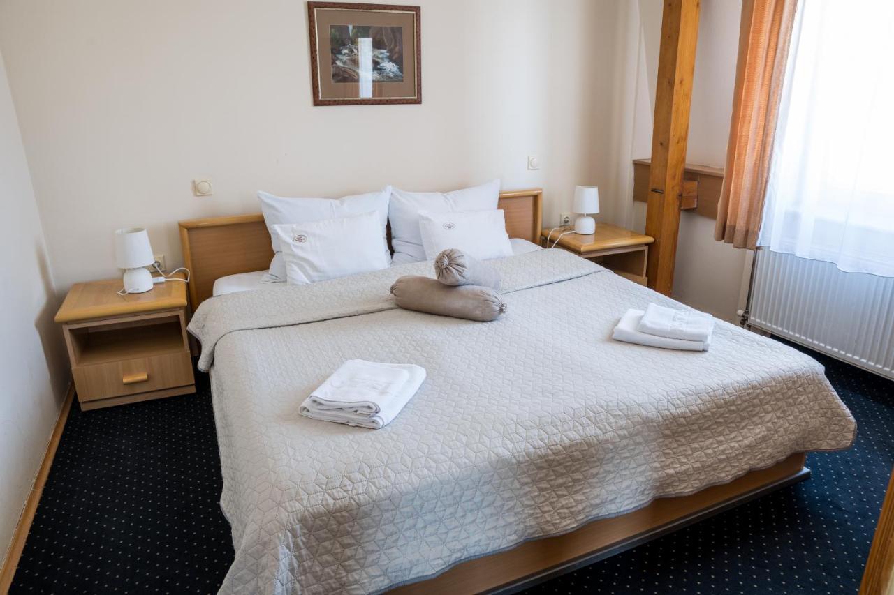 Ni Garni Hotel Panorama Lux מראה חיצוני תמונה