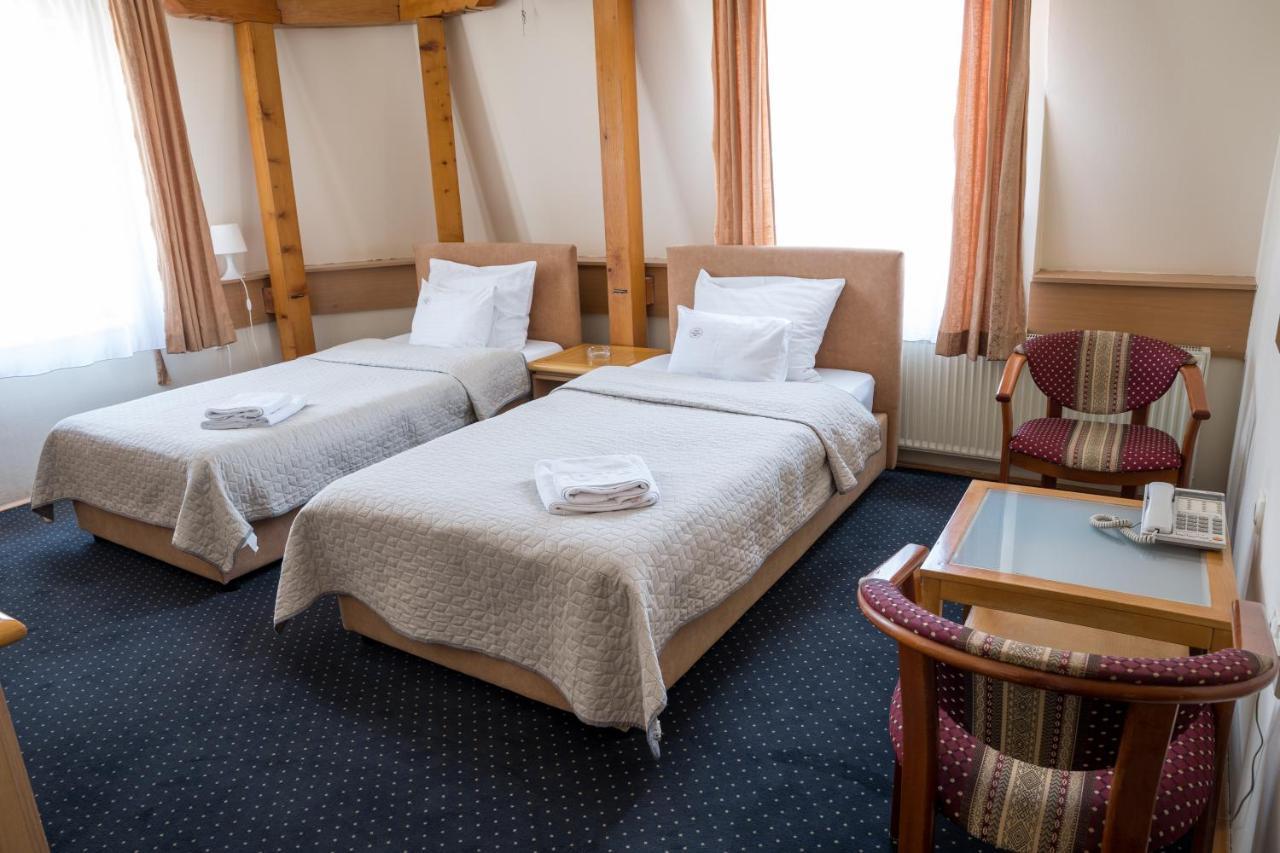 Ni Garni Hotel Panorama Lux מראה חיצוני תמונה