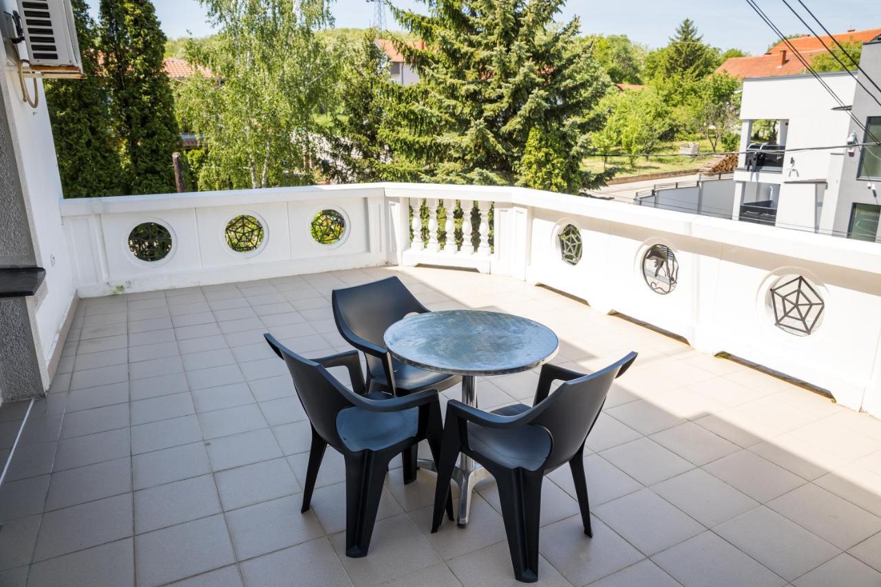 Ni Garni Hotel Panorama Lux מראה חיצוני תמונה