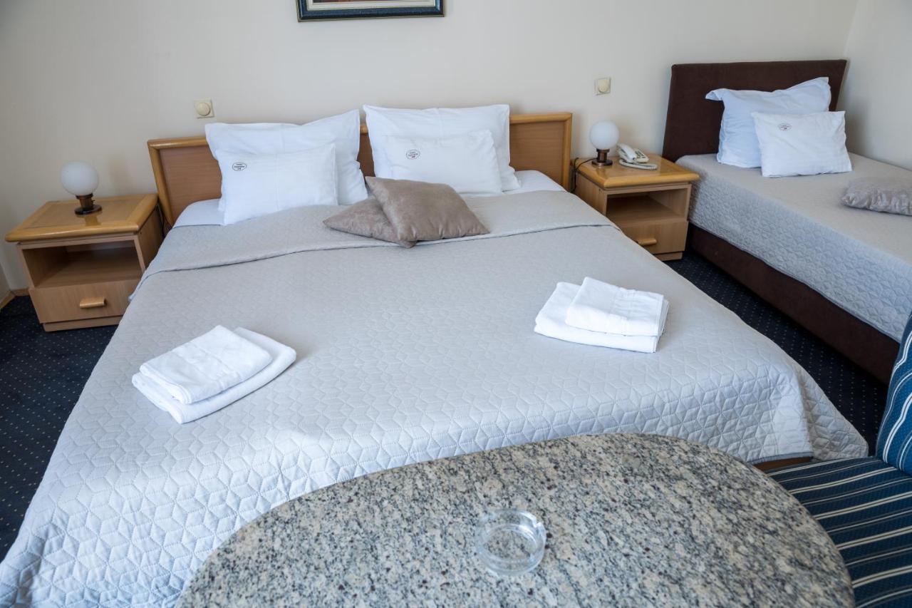 Ni Garni Hotel Panorama Lux מראה חיצוני תמונה