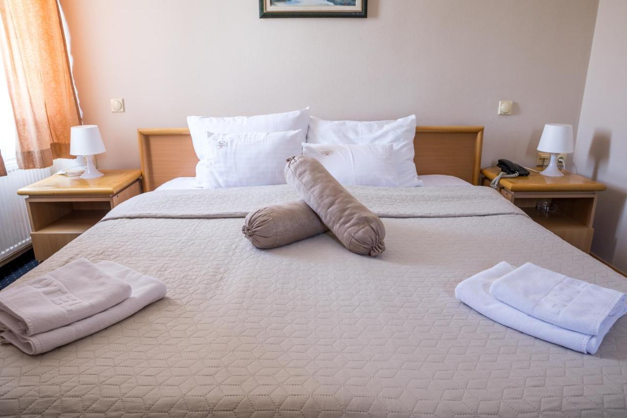 Ni Garni Hotel Panorama Lux מראה חיצוני תמונה