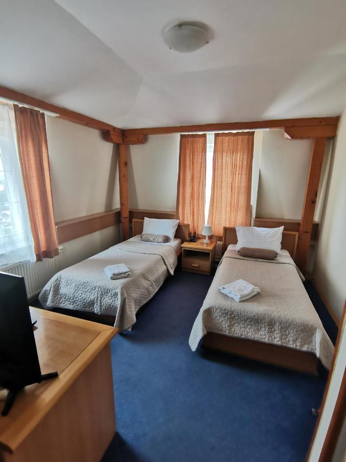 Ni Garni Hotel Panorama Lux מראה חיצוני תמונה