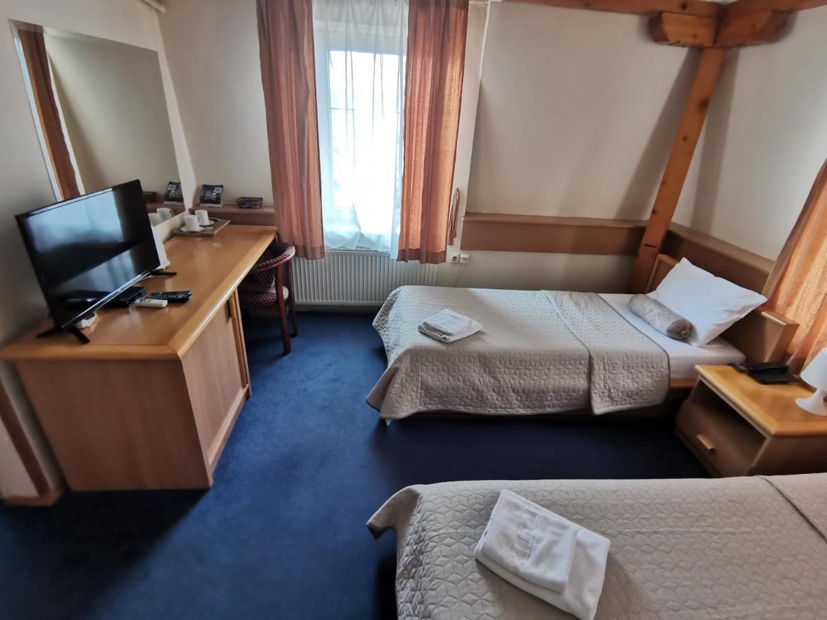 Ni Garni Hotel Panorama Lux מראה חיצוני תמונה