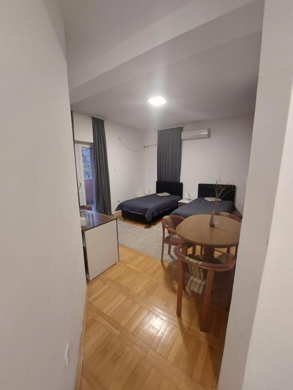 Ni Garni Hotel Panorama Lux מראה חיצוני תמונה
