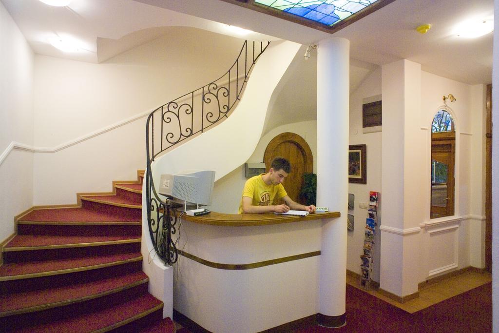 Ni Garni Hotel Panorama Lux מראה חיצוני תמונה
