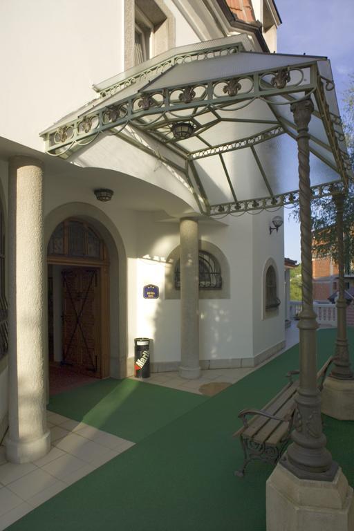 Ni Garni Hotel Panorama Lux מראה חיצוני תמונה