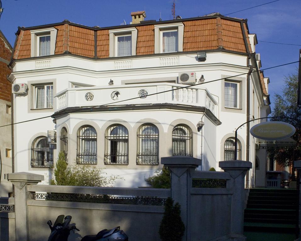 Ni Garni Hotel Panorama Lux מראה חיצוני תמונה